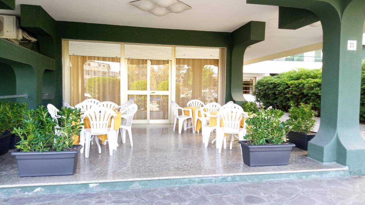 Hotel Meeting Bellaria-Igea Marina Exterior foto